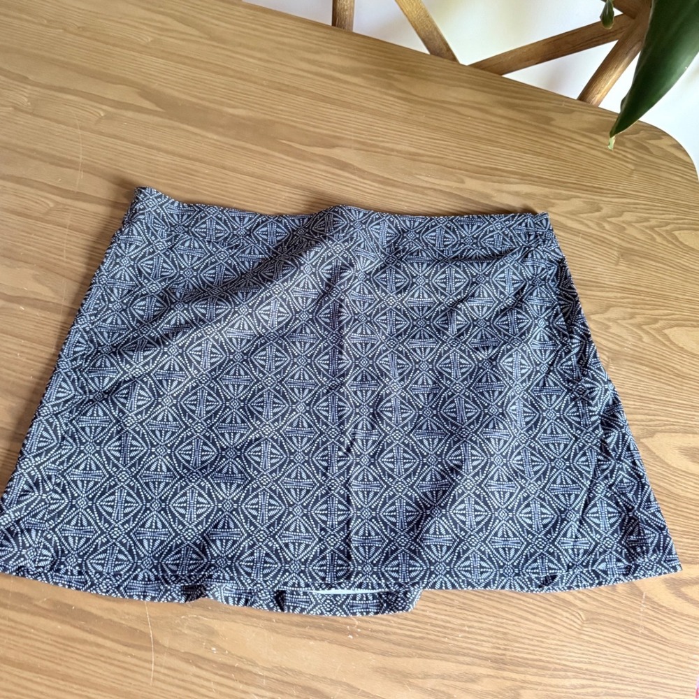 RipSkirt Hawaii Black Pearl Batik Wrap Skirt XL Black White Travel Swim Cover Up